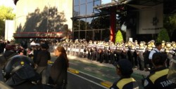 CNTE protesta frente a la Bolsa Mexicana de Valores