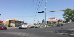 Instalan semáforo frente a Clínica del IMSS Cañadas