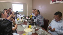 Asesores despedidos de la UAIS piden investigación