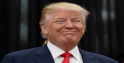 Trump firma una ley de atención médica a veteranos pero no le asigna fondos