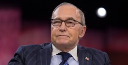 Asesor de Trump acusa a Canadá de traicionarle y justifica insultos a Trudeau