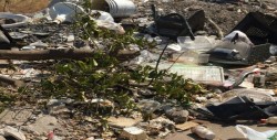 Basura acumulada por la Jesús Ureta