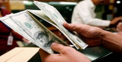 Dólar se vende hasta en 20.96 pesos