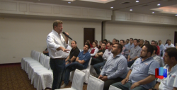 Se reúne candidato con empresarios