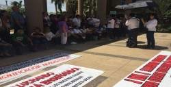Llegan manifestación de Maestros al Congreso del Estado
