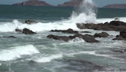 Oleaje intenso en la bahía mazatleca
