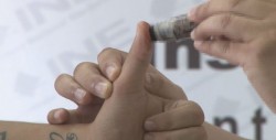 El INE realiza pruebas de tinta indeleble y marcador de boleta