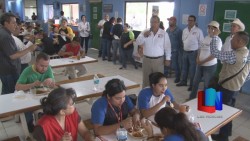 Visita candidato fábrica textil