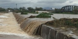 Se desborda la Presa Derivadora tras las lluvias