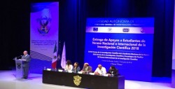 UAS entrega apoyos a estudiantes de verano nacional e internacional
