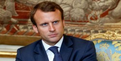 Macron regaña a un estudiante y dice que le llame "señor Presidente o señor"