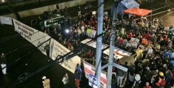 Damnificados del sismo retiran bloqueo; en 30 días inicia reconstrucción