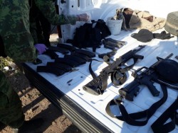 Decomisan armas, gasolina robada y detienen a dos