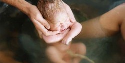 El hermoso nacimiento de este bebé te dejará con lágrimas en los ojos