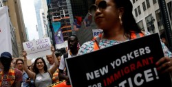 NY encabeza demanda contra gobierno federal por política cero tolerancia
