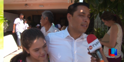 Cierra candidato su campaña