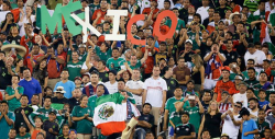 Hinchas mexicanas cambian el ‘¡Eh p%to!’ por ‘Entrégate’ de Luis Miguel