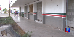 Cierran y limpian edificio