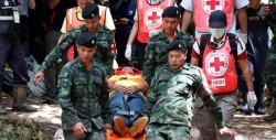 Al menos 49 desaparecidos y 89 rescatados en los dos naufragios de Tailandia