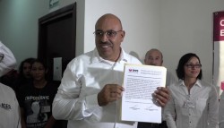 Recibe constancia de mayoría "El Capi"en el Distrito XXI
