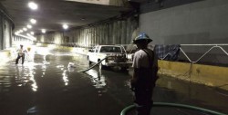 Fuerte lluvia causa encharcamientos en Guadalajara, Jalisco