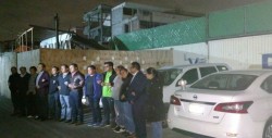 Padres de familia montan guardia para evitar demolición de Rébsamen