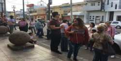 Realizan plantón afuera de la Comisión Federal de Electricidad