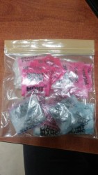 Lo detiene con 44 bolsitas con droga