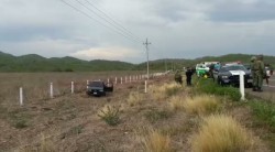 Atacan a balazos a familia en carretera
