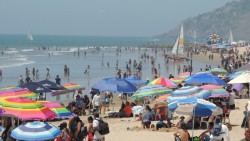 Piden salvavidas a bañistas no nadar bajo el influjo del alcohol