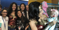 Gal Gadot visita hospital infantil en su disfraz de ‘La Mujer Maravilla’