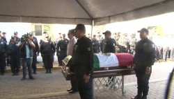 Rinden homenaje póstumo a policía asesinado