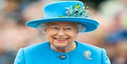 Trump llega al castillo de Windsor para tomar el té con la reina Isabel II