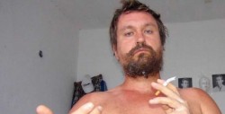 Ruso acusado de racista reaparece en obra de teatro en una prisión mexicana