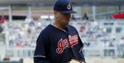 Oliver Pérez en plan grande con Indios