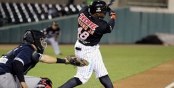 Eric Young regresa a Naranjeros