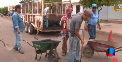 Reparan baches en calles de Ciudad Obregón