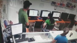 Joven asalta papelería en Culiacán, queda grabado el momento