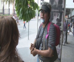 Un trabajo honrado, hacer reír