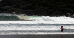 Mar de fondo provoca oleaje alto en el Pacífico
