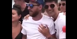#Video Descubren a Messi en una playa y él les huye