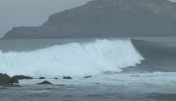 Alertan salvavidas por mar de fondo