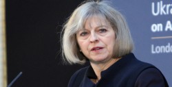 Un 72 % de los británicos no confía en la habilidad de May para el "brexit"