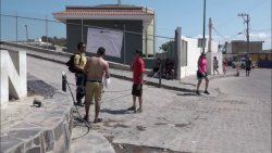 Intentan subir al cerro del faro y...el calor los regresa