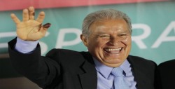 Presidente de El Salvador rechaza la violencia y pide diálogo en Nicaragua