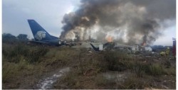 Inician remoción de restos de avión de Aeroméxico