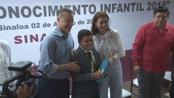 Reconocen a estudiantes destacados de la olimpiada del conocimiento infantil