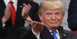Trump asegura que ha reimpuesto las sanciones a Irán por la "paz mundial"