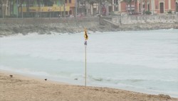 Incrementa oleaje, piden salvavidas precaución