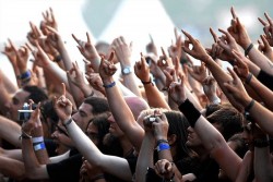 Ancianos escapan del asilo para ir a un festival de heavy metal
